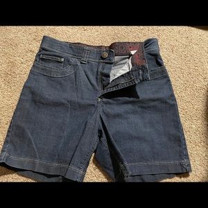 Lee comfort wristband Jean shorts